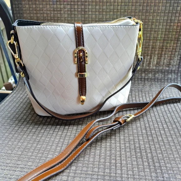 NWOT Brown and white bucket bag - Picture 1 of 6